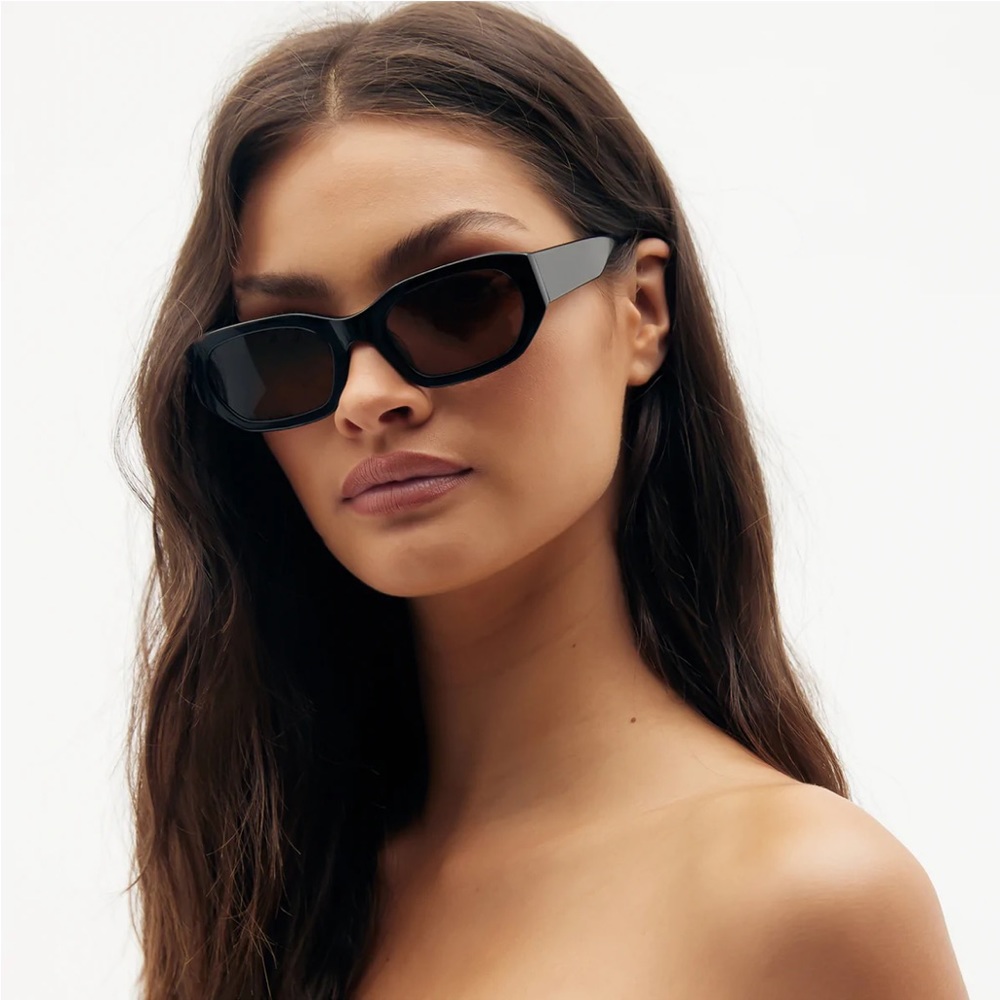 Vehla Felix Sunglasses in Black/Choc